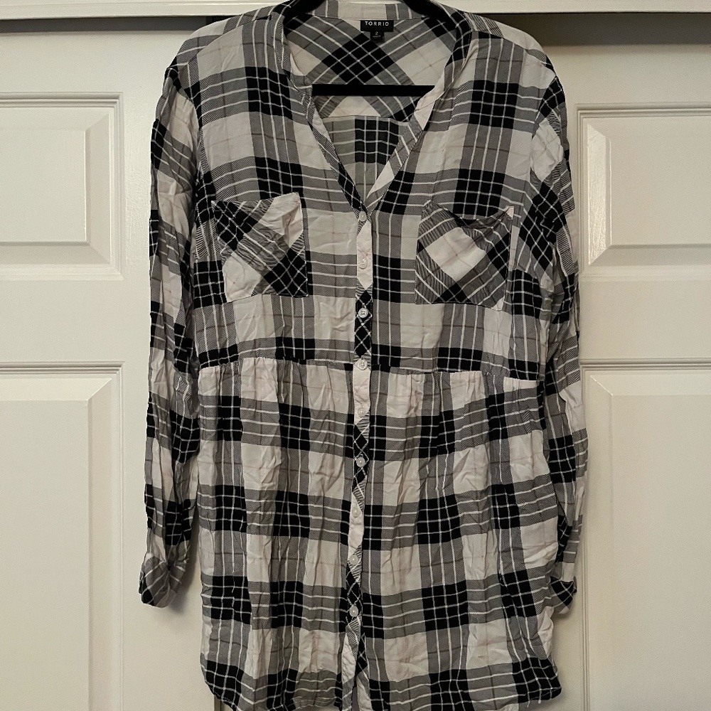 TORRID | White & Black Plaid Button Up Blouse with Front Pockets